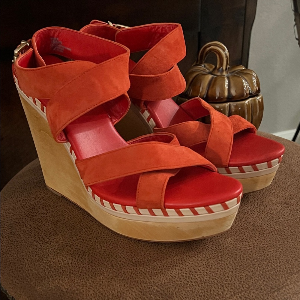 Vero Cuoio Red Wedge Sandals